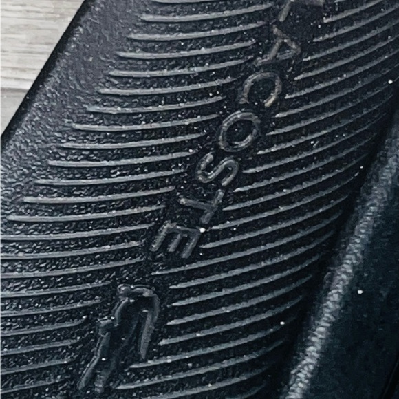 Lacoste slides 11 men’s or women’s ! Very comfy - Picture 4 of 7